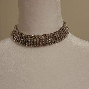 Elegant Silver Choker Necklace With Rhinestones